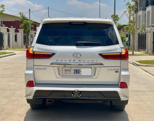 Lexus LX570 Super Sport 2018