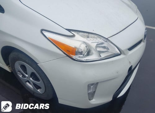 Prius 2015 Option3 ក្នុងលឿង 13ម៉ឺនម៉ាយ