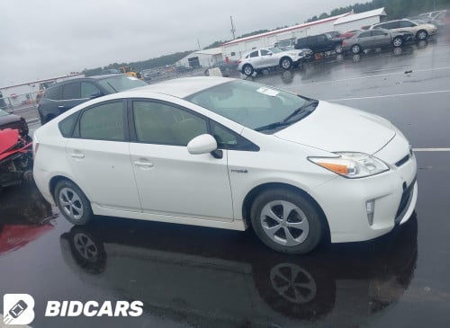 Prius 2015 Option3 ក្នុងលឿង 13ម៉ឺនម៉ាយ