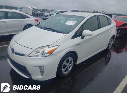 Prius 2015 Option3 ក្នុងលឿង 13ម៉ឺនម៉ាយ
