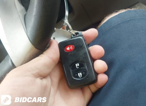 Prius 2015 Option3 ក្នុងលឿង 13ម៉ឺនម៉ាយ