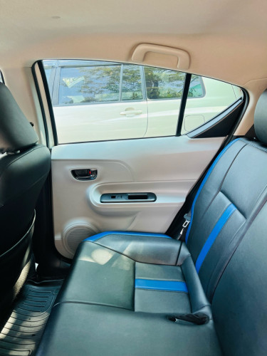 Prius C 012 full option