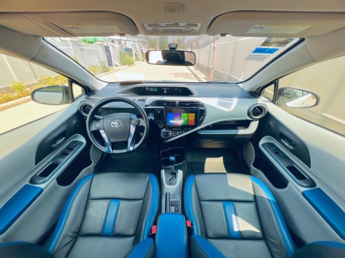 Prius C 012 full option