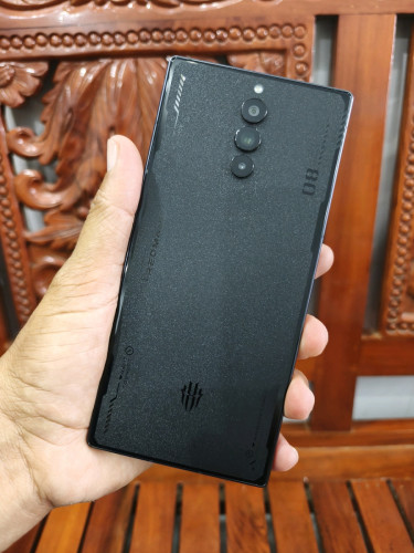 Redmagic 8pro 12g/256g Global(វៃដូរបាន)👉$295