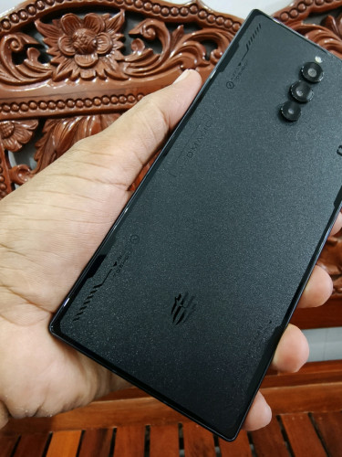 Redmagic 8pro 12g/256g Global(វៃដូរបាន)👉$295