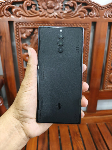 Redmagic 8pro 12g/256g Global(វៃដូរបាន)👉$295