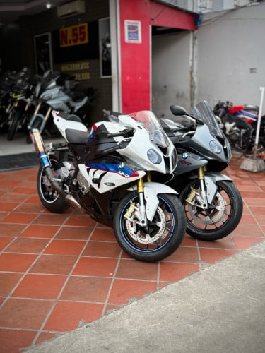 S1000rr ក្រដាស់ពន្ធ​