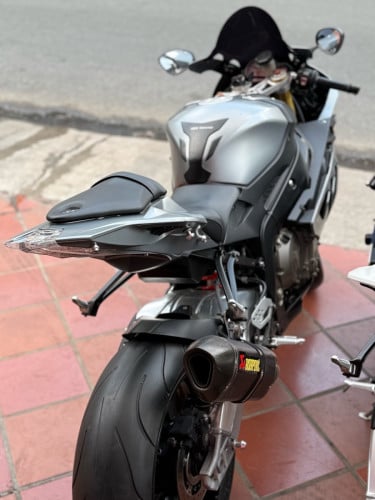 S1000rr ក្រដាស់ពន្ធ​