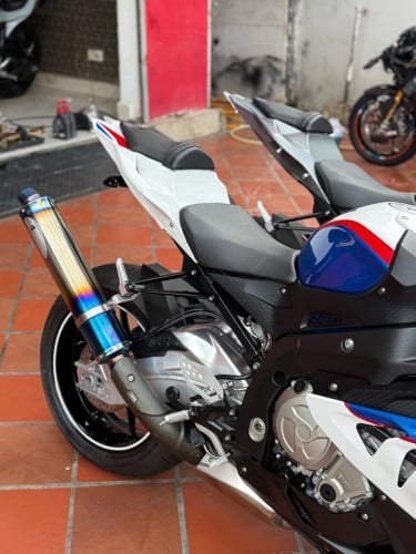S1000rr ក្រដាស់ពន្ធ​