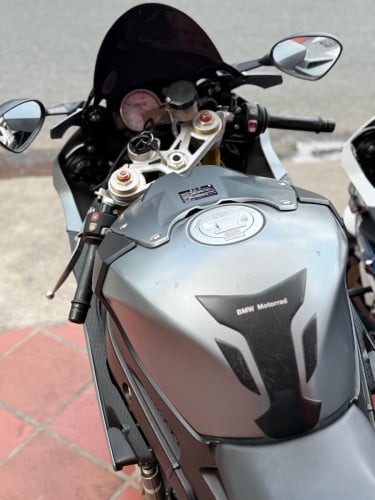 S1000rr ក្រដាស់ពន្ធ​