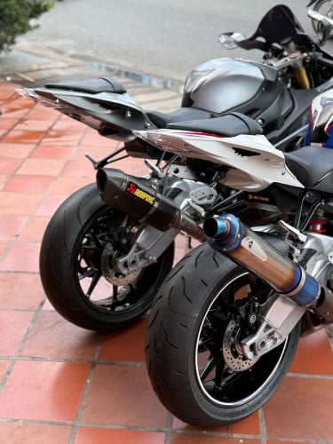 S1000rr ក្រដាស់ពន្ធ​