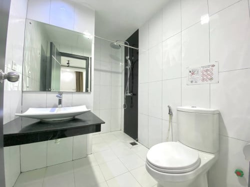 Special Offer 1 Bedroom Apartment In BKK3 With Pool and Gym