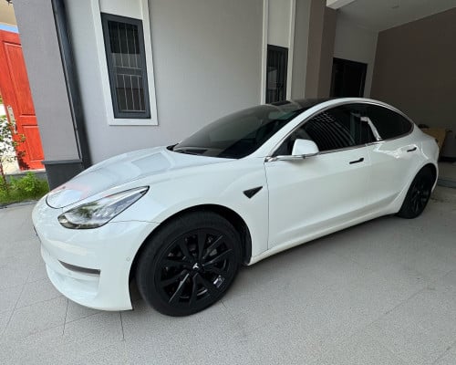 Tesla Model 3 Long Range