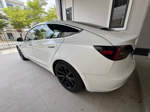 Tesla Model 3 Long Range
