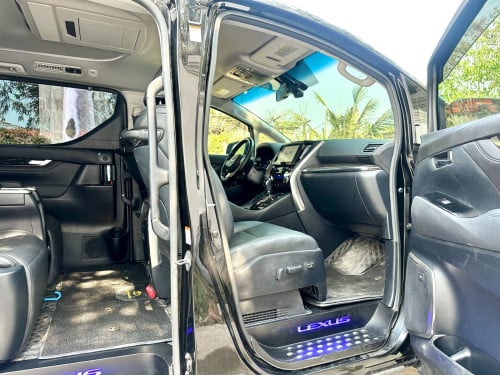 TOYOTA ALPHARD 2016 Hybrid Full ពណ៌ខ្មៅ ក្នុងខ្មៅ (Upgrade Lexus LM350)