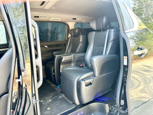 TOYOTA ALPHARD 2016 Hybrid Full ពណ៌ខ្មៅ ក្នុងខ្មៅ (Upgrade Lexus LM350)
