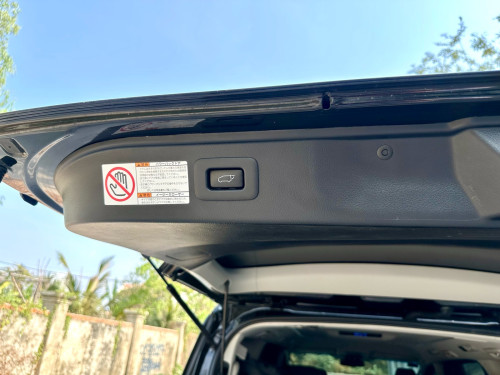 TOYOTA ALPHARD 2016 Hybrid Full ពណ៌ខ្មៅ ក្នុងខ្មៅ (Upgrade Lexus LM350)