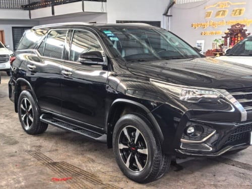Toyota Fortuner 2020 TRD Full option ឆ្វេងសុីនចូលតាមករុមហ៊ុន Toyota
