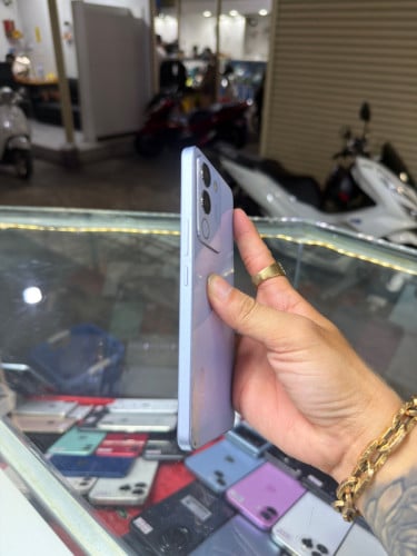 Vivo V29e 5G Ram12GB HD256GB Phone Condition 97% , ក្រុមហ៊ុន សុីម២ , ម៉ាស៊ីនហ្សីន