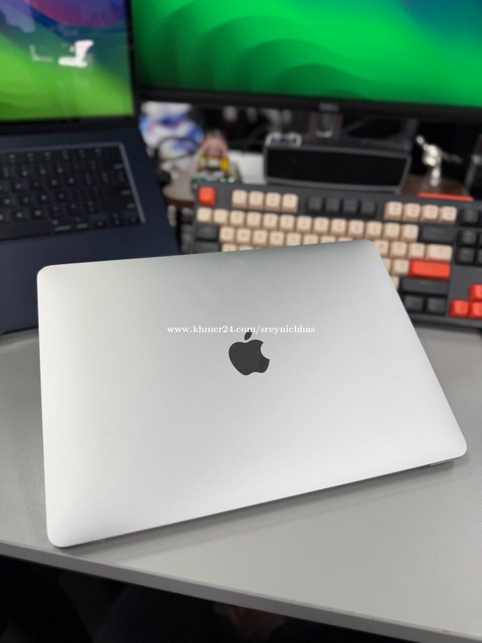Macbook Air M1 លក់បន្ទាន់