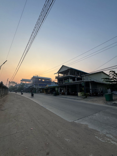 ផ្ទះលក់2ល្វែងផ្លូវកែង