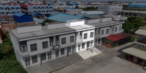 ផ្ទះល្វែងលក់