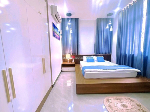 ផ្ទះលំហែរ ក្រុងកំពត លក់ក្រោម ទីផ្សារ