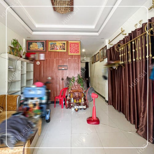 បញ្ចុះតម្លៃសល់ 36,000$ មានថែមសម្ភារៈ sofa closet and AC if want