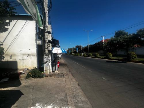 ផ្ទះលក់នៅលើផ្លូវធំ 4*12 ចំណូល 700$ ពីការជួលអង់តែង