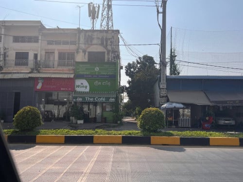 ផ្ទះលក់នៅលើផ្លូវធំ 4*12 ចំណូល 700$ ពីការជួលអង់តែង