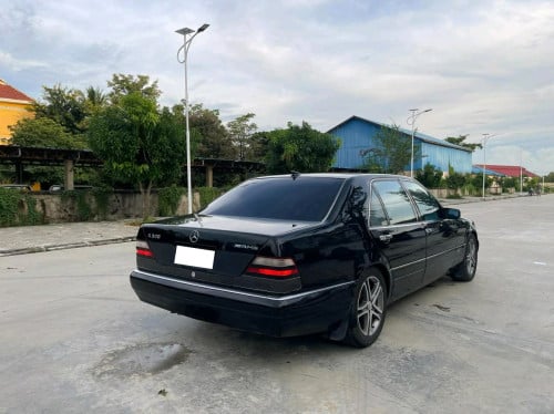 ចង់លក់ឡានMercedes Benz AMG