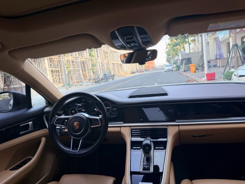 ថ្មីខ្លាំង PORSCHE PANAMERA