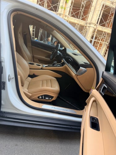 ថ្មីខ្លាំង PORSCHE PANAMERA