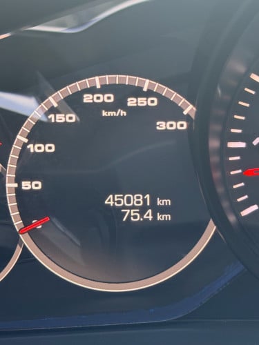 ថ្មីខ្លាំង PORSCHE PANAMERA