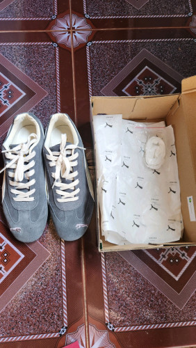 លក់ Puma SpeedCat Size 42 ពណ៍ប្រផេះ