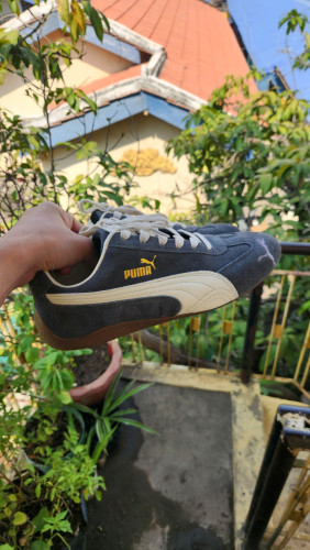 លក់ Puma SpeedCat Size 42 ពណ៍ប្រផេះ