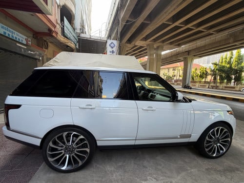 មេ​ឡាន​ RANGE ROVER HSE Supercharge 2014 ថ្មី​ដាច់​ ថ្មាំ​ស៊ី​ន​មួយ​ជុំ​ និង​ 059300​ Miles ស៊ី​ន​