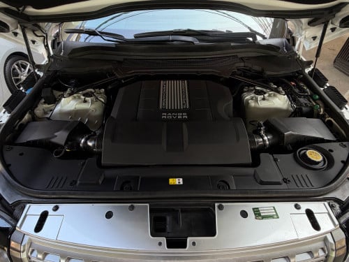 មេ​ឡាន​ RANGE ROVER HSE Supercharge 2014 ថ្មី​ដាច់​ ថ្មាំ​ស៊ី​ន​មួយ​ជុំ​ និង​ 059300​ Miles ស៊ី​ន​