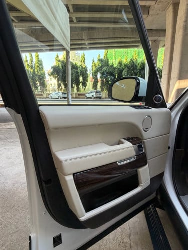 មេ​ឡាន​ RANGE ROVER HSE Supercharge 2014 ថ្មី​ដាច់​ ថ្មាំ​ស៊ី​ន​មួយ​ជុំ​ និង​ 059300​ Miles ស៊ី​ន​