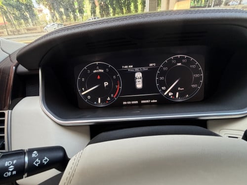 មេ​ឡាន​ RANGE ROVER HSE Supercharge 2014 ថ្មី​ដាច់​ ថ្មាំ​ស៊ី​ន​មួយ​ជុំ​ និង​ 059300​ Miles ស៊ី​ន​