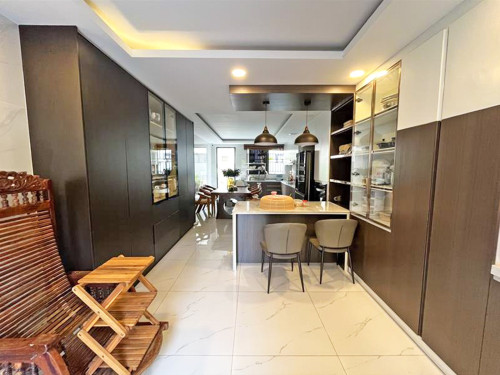 🏠 វីឡាឃ្វីន កែង (Queen Villa) ក្នុងបុរី ជីបម៉ុង 598​ ផ្លូវឯកឧត្តមជាសុផារ៉ា