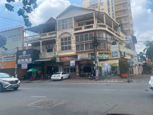 ផ្ទះសម្រាប់ជួល ឬលក់/ Villa for Rent or Saleទីតាំង៖សង្កាត់បឹងកក់ទី2 ខណ្ឌទួលគោក/ Location: in  BKK2 Tk