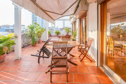 3 BedroomRenovated Apartment For Rent-Daun Penh -Phnom Penh.