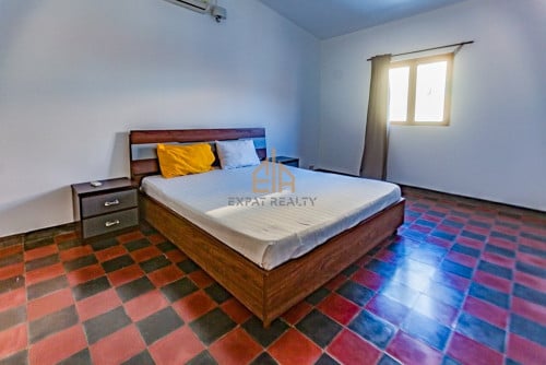 3 BedroomRenovated Apartment For Rent-Daun Penh -Phnom Penh.