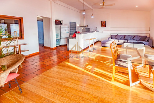 3 BedroomRenovated Apartment For Rent-Daun Penh -Phnom Penh.