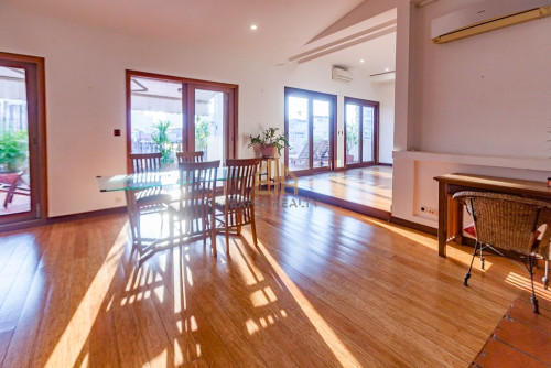 3 BedroomRenovated Apartment For Rent-Daun Penh -Phnom Penh.