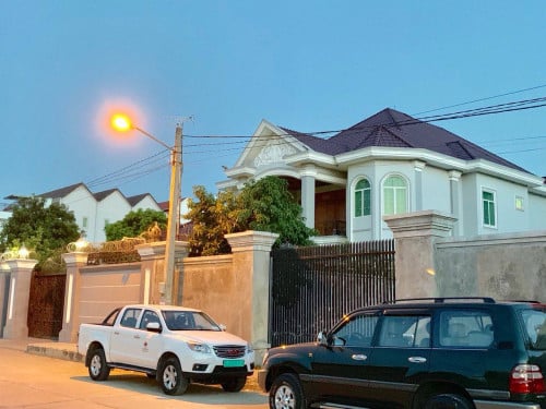 7 Bedroom Villa For Rent In Phnom Penh Thmey ( #AEON2 )