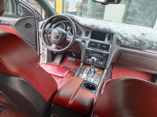 Audi_Q7ម្ចាស់ដើមលក់