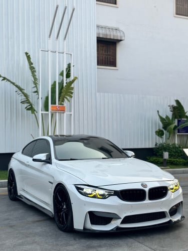 BMW M4  (F82) 2015