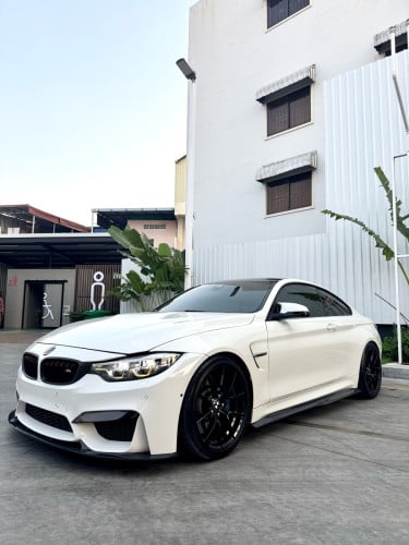 BMW M4  (F82) 2015